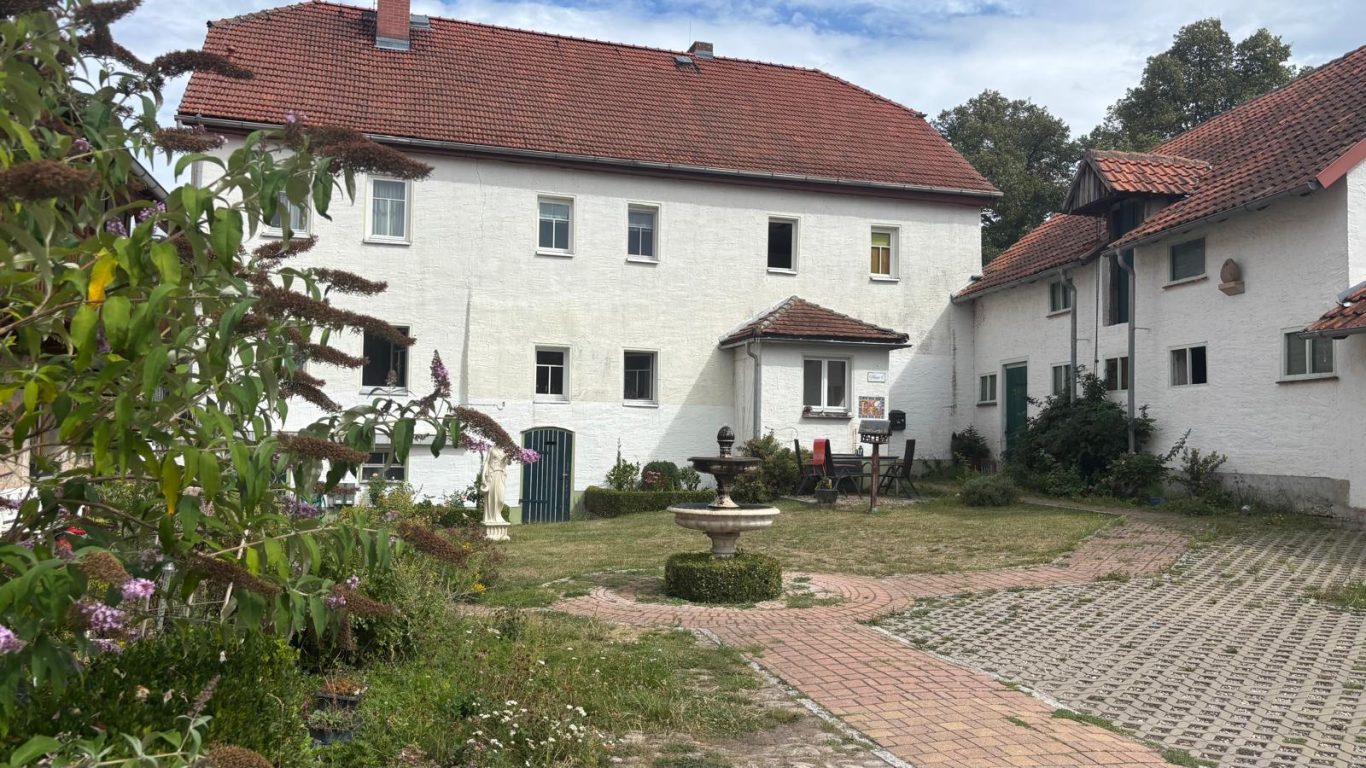 Haus 1 Haupthaus und Stallung